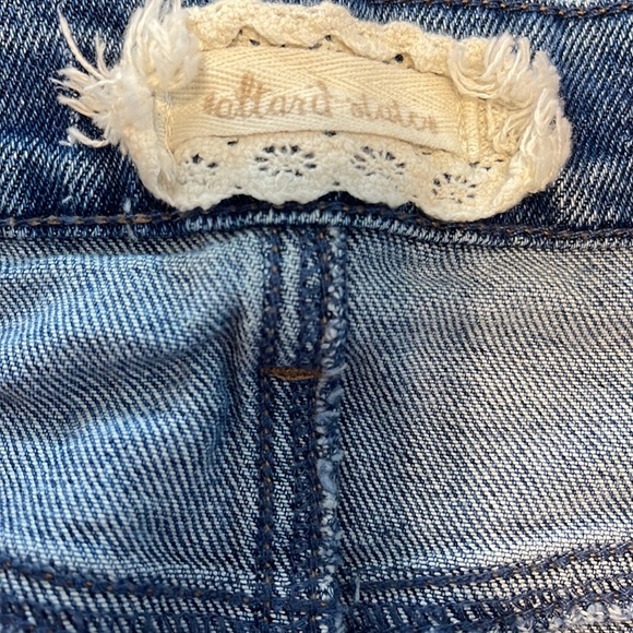 Light wash jean short in good condition - Picture 3 of 3